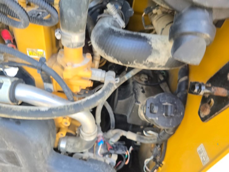 2020-caterpillar-262d3-image-56