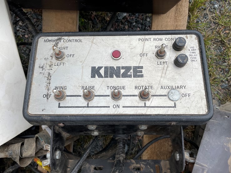 kinze-2300-image-44