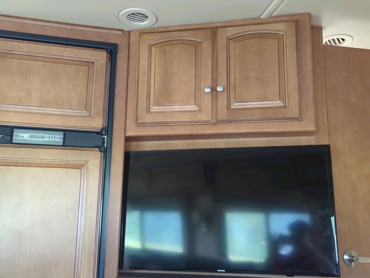 2012-winnebago-vista-class-a-motorhome,-2-slide-outs,-ford-v10-engine-image-20