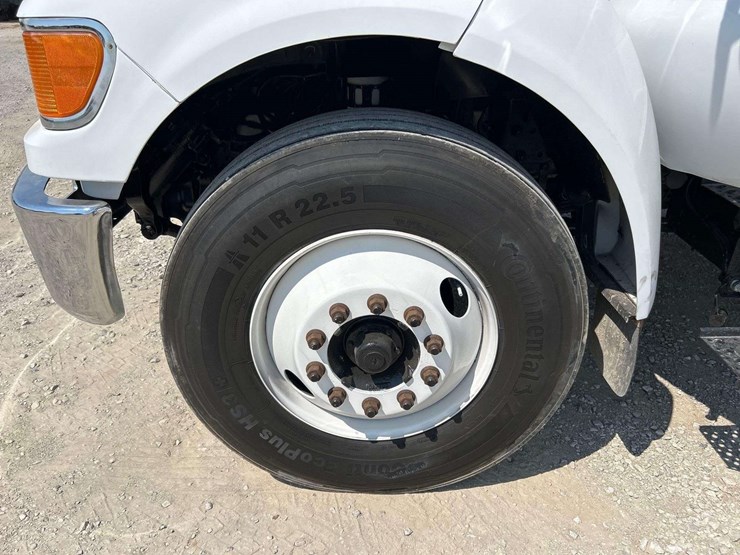 2007-ford-f750-image-24