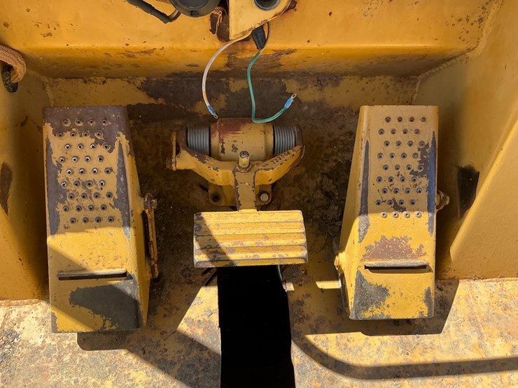 caterpillar-943-image-47