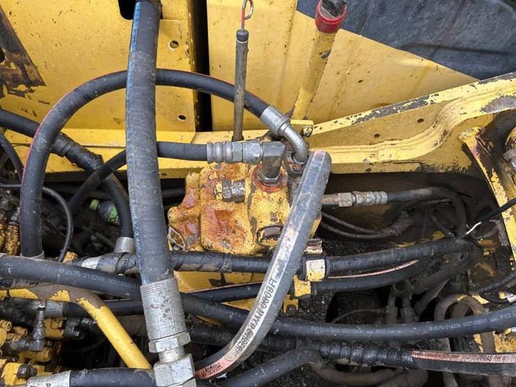 komatsu-pc270-lc-image-31