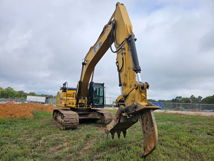 2017-caterpillar-336f-image-30