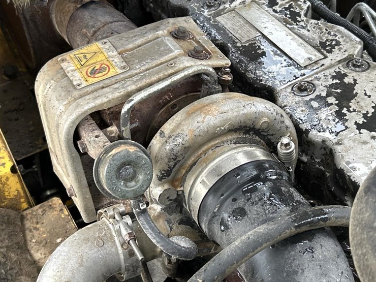 komatsu-pc270-lc-image-41