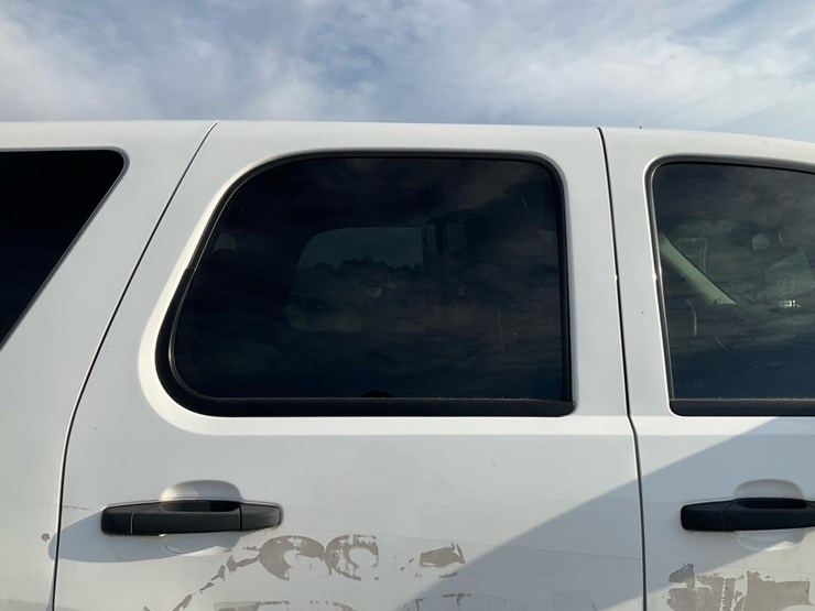 2013-chevrolet-tahoe-image-31