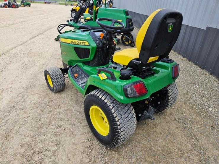 john-deere-x730-image-3