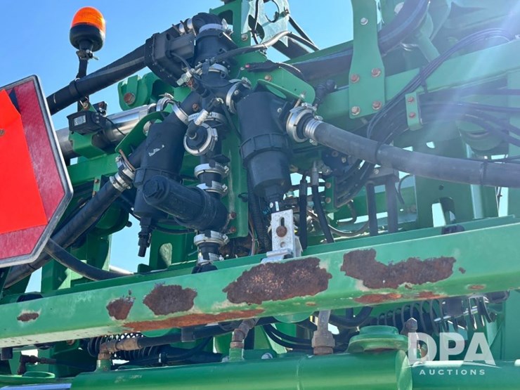 2017-john-deere-r4038-image-110