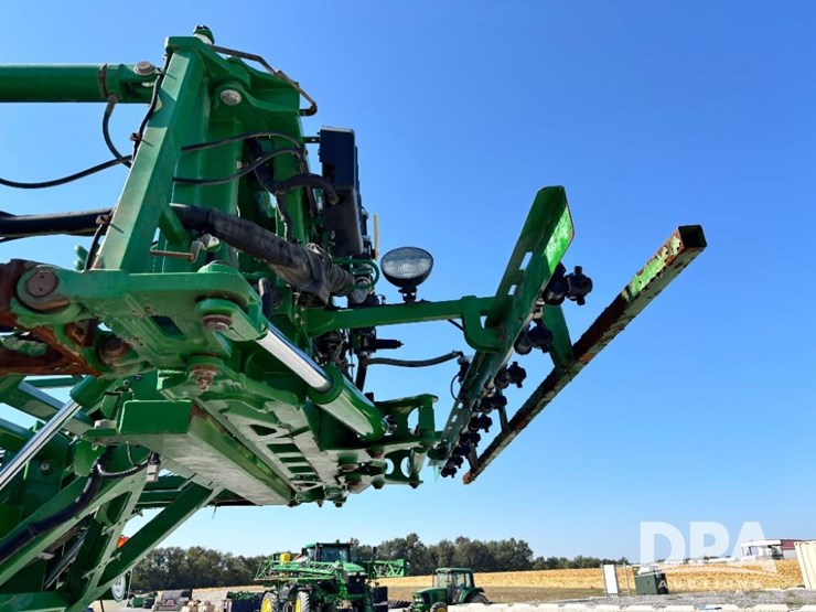 2014-john-deere-r4038-image-105