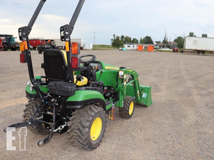 2021-john-deere-1025r-image-5