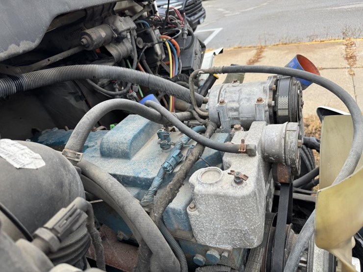 2004-international-durastar-4400-image-65