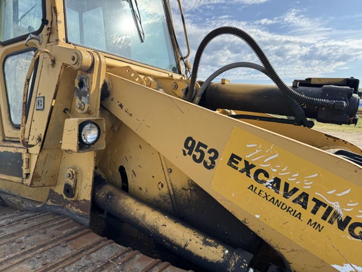 caterpillar-953-image-24
