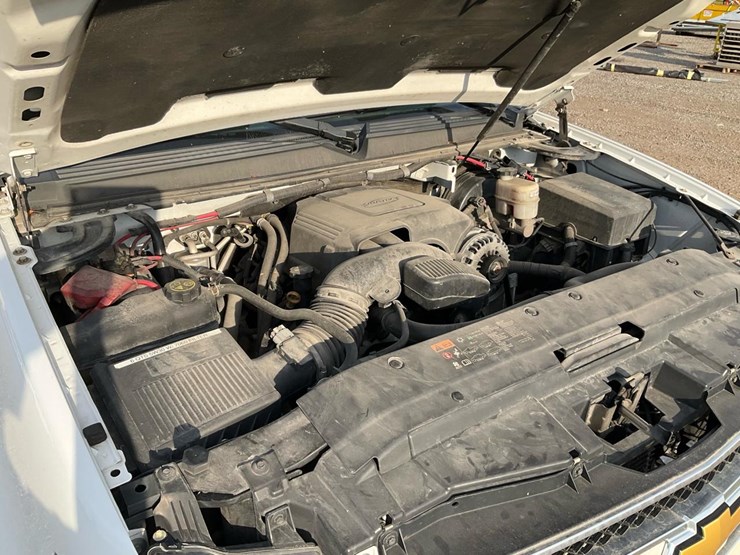 2013-chevrolet-tahoe-image-38