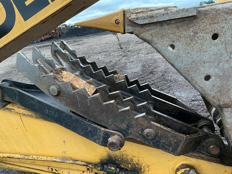 deere-200-lc-image-26