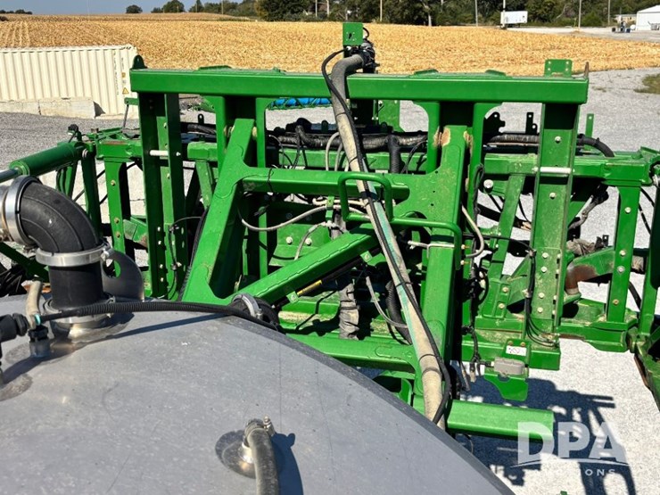 2014-john-deere-r4038-image-126