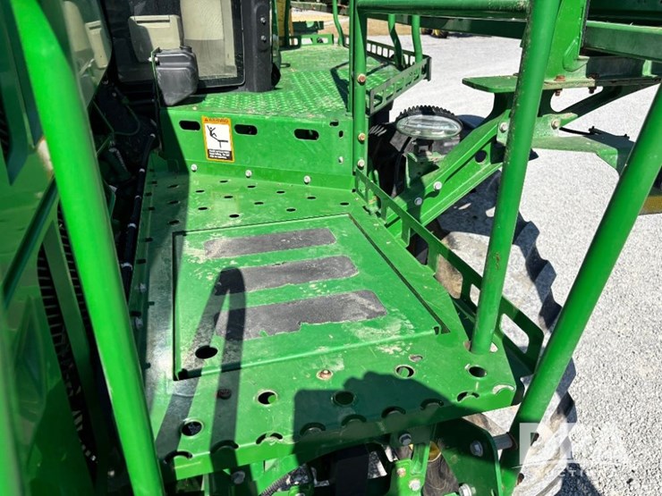 2017-john-deere-r4038-image-125