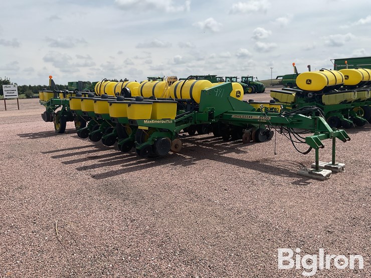2001-john-deere-1770-image-3