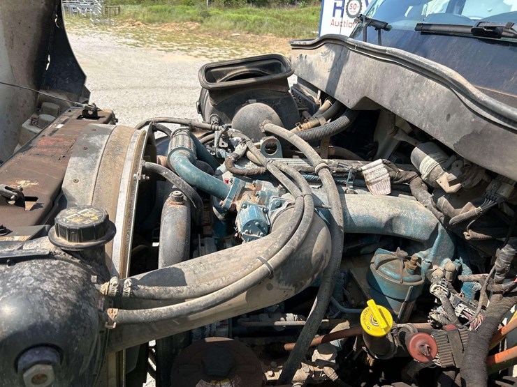 2005-international-durastar-4300-image-8