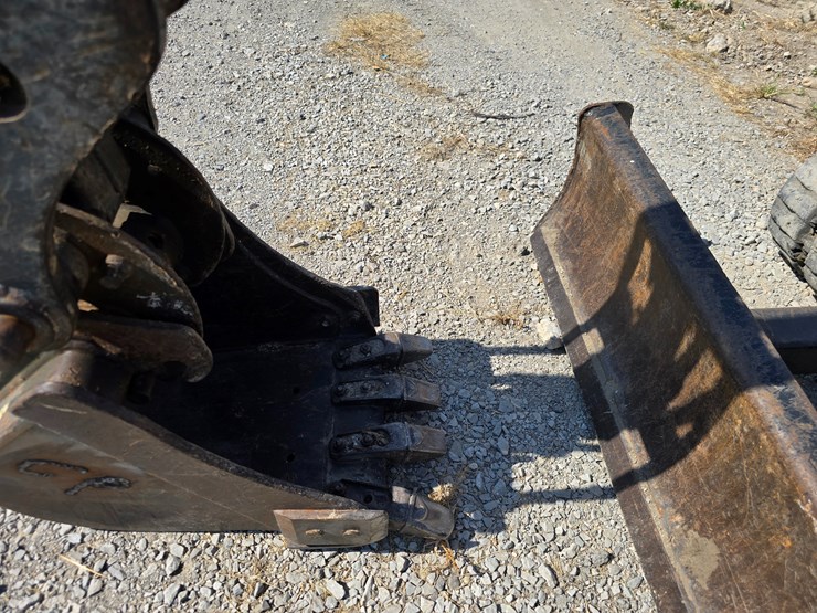 2003-bobcat-328d-image-44