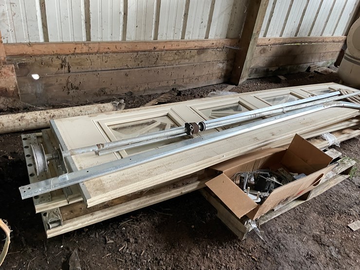 #7167-•-garage-door-with-rails-image-2