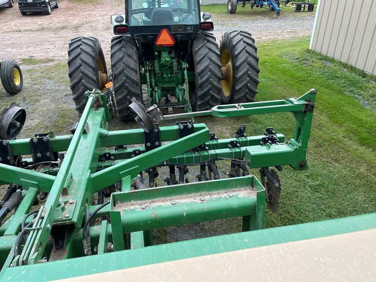#7102-•-great-plains-grain-drill-no-till-drill-image-40