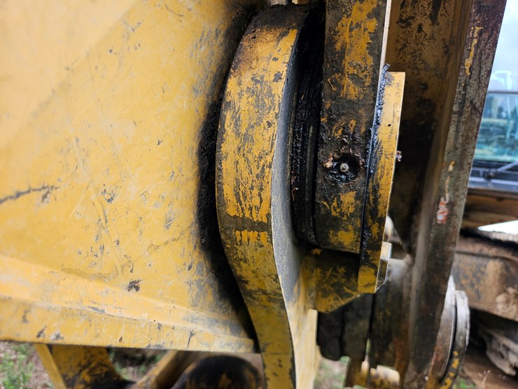 2017-caterpillar-336f-image-103