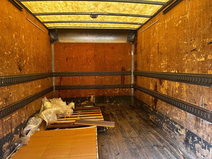 2005-ford-box-truck---blown-engine---will-need-towed---vin-#-1-fdxf46y05eb77980-image-17