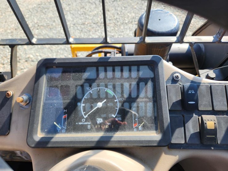 jcb-520-50-image-33