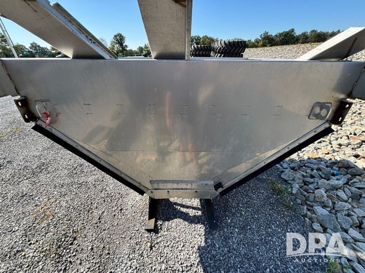 2019-john-deere-f4365-image-8