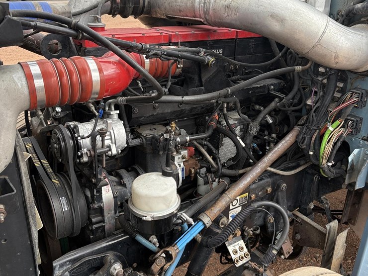 2004-peterbilt-379-image-40