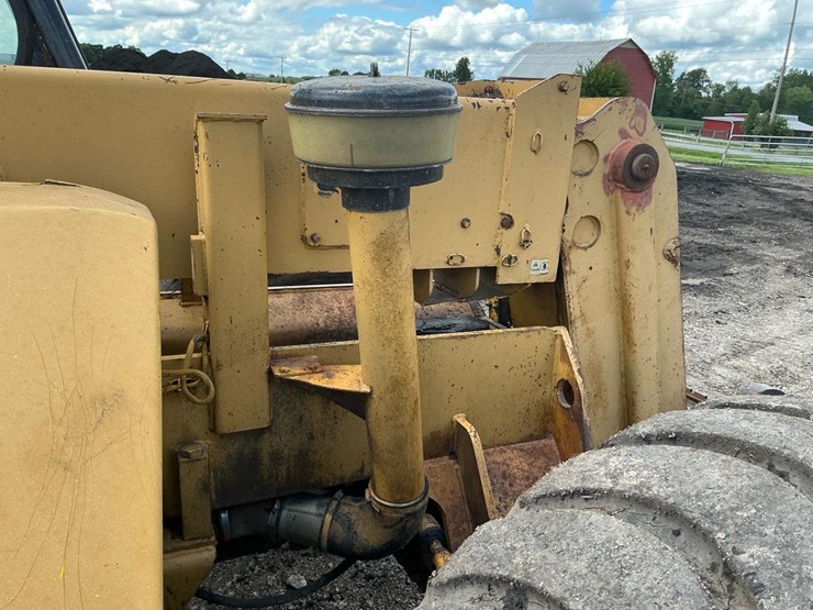 caterpillar-th82-image-30