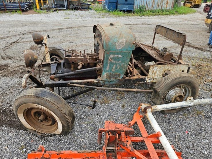 ford-tractor-image-2