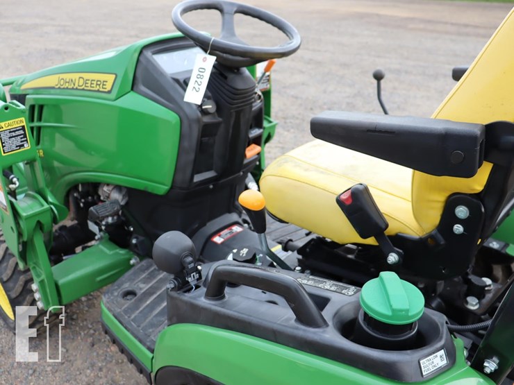2021-john-deere-1025r-image-13