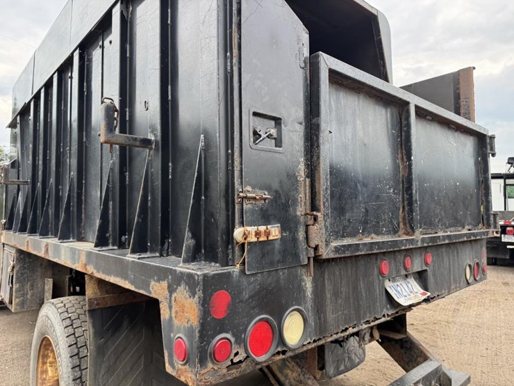 2003-ford-f650-image-25