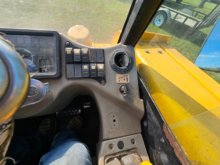 2001-jcb-520-image-40