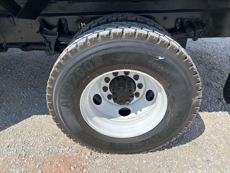 2007-ford-f750-image-25