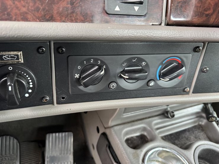 2019-kenworth-t270-image-68