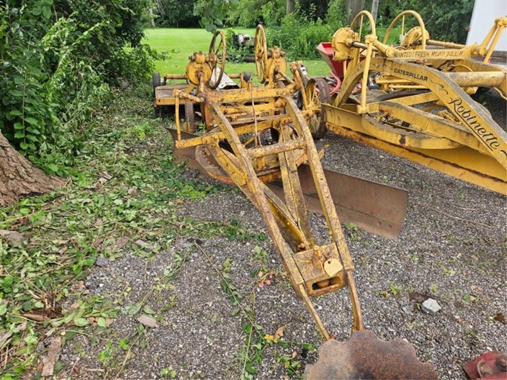 2016-caterpillar-18-image-8