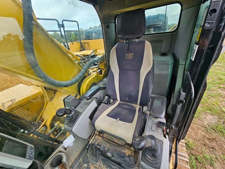 2017-caterpillar-336f-image-54
