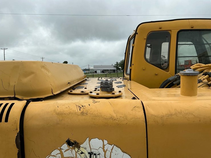 deere-200-lc-image-46