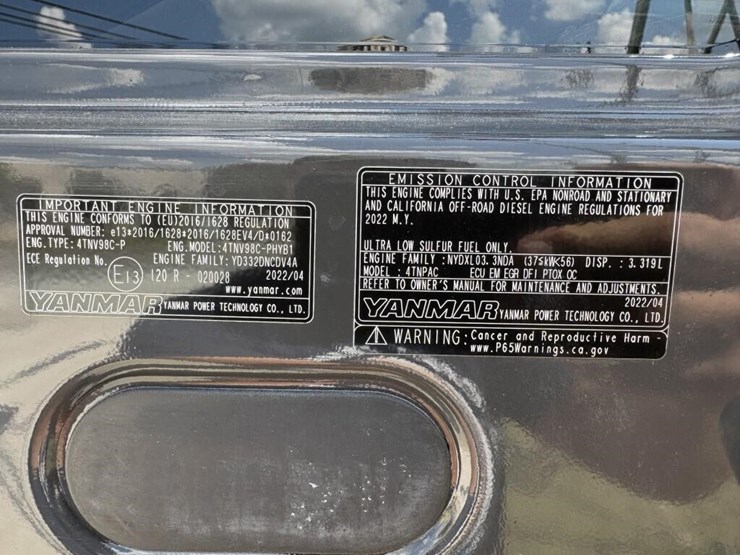 2022-case-cx60c-image-9