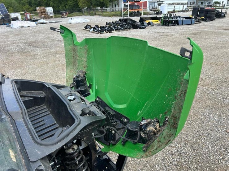 2016-john-deere-gator-image-35