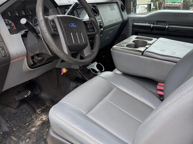 2016-ford-f350-xl-image-15
