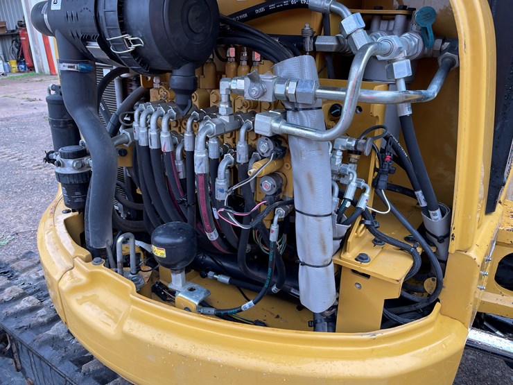 2019-caterpillar-303.5e2-cr-image-36