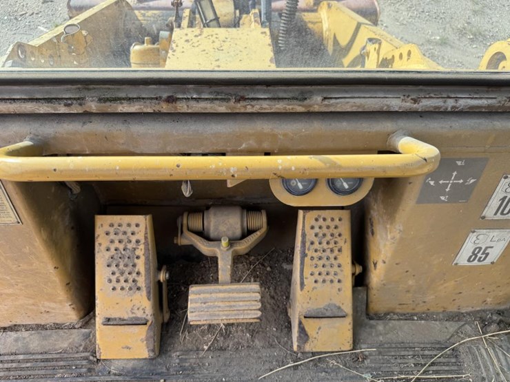 caterpillar-953-image-45