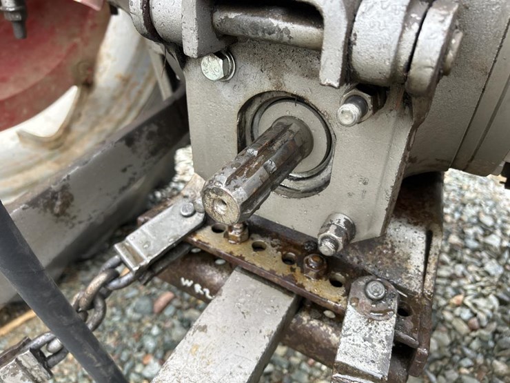massey-ferguson-260-image-36