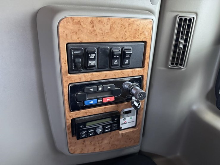 2014-international-prostar-image-50