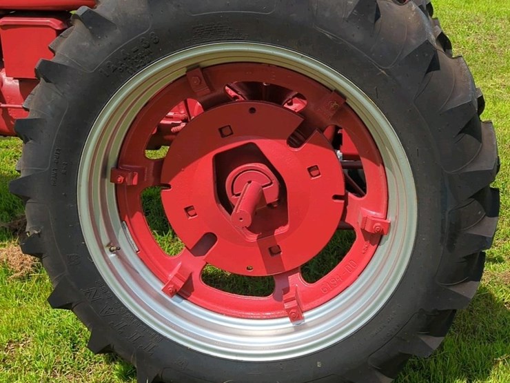 1953-mccormick-farmall-super-h-narrow-front-tractor-image-7