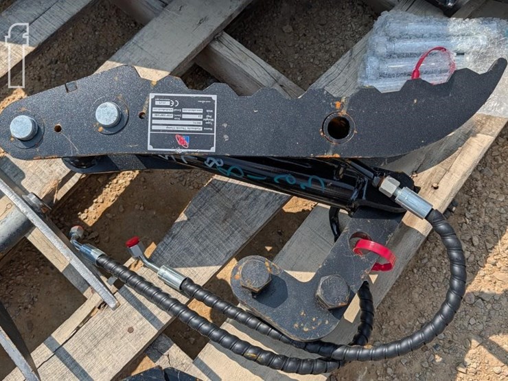 mini-excavator-thumb-attachment-image-1