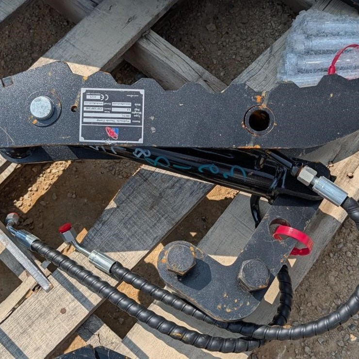 MINI EXCAVATOR THUMB ATTACHMENT