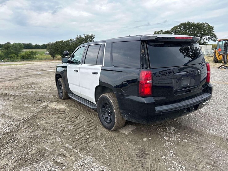2019-chevrolet-tahoe-image-3